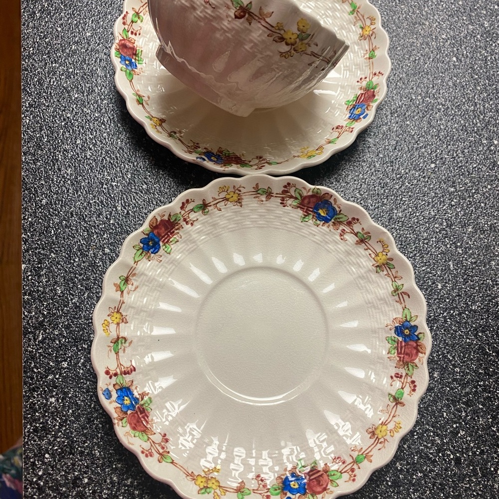 Vtg Spode (Copeland) Hazel Dell pattern - one teacup with two saucers. Off white